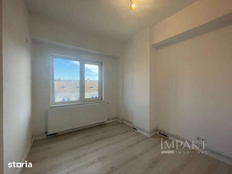 Apartament cu 4 camere decomandat în Central