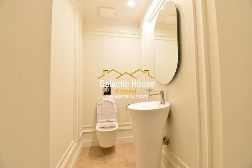 Apartament cu 4 camere decomandat, mobilat în Central