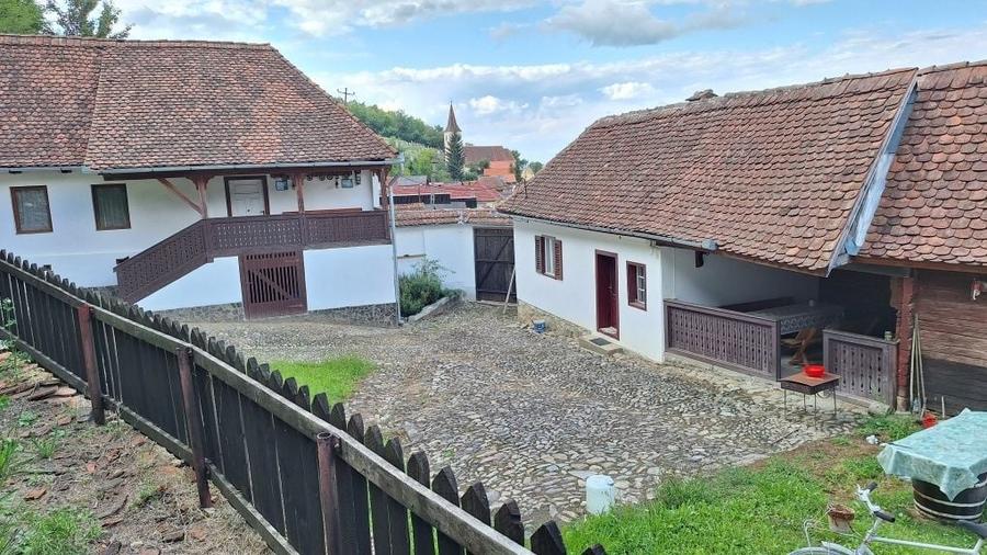 Casă cu 4 camere în Fântânele