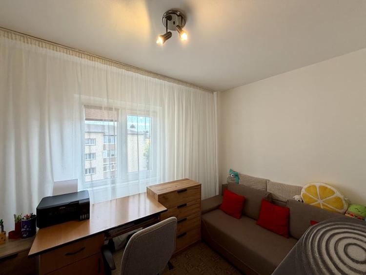 Apartament cu 4 camere decomandat, mobilat în Sebeș