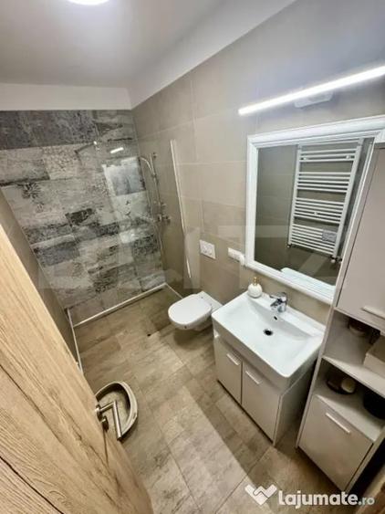 Apartament cu 2 camere decomandat în Tractorul