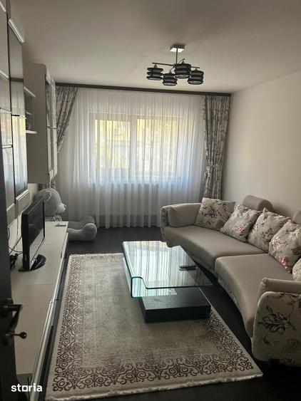 Apartament cu 3 camere în Micro 11