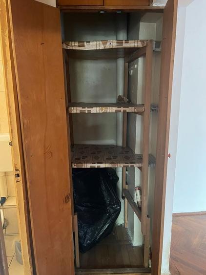 Apartament cu 4 camere semidecomandat în Moșilor