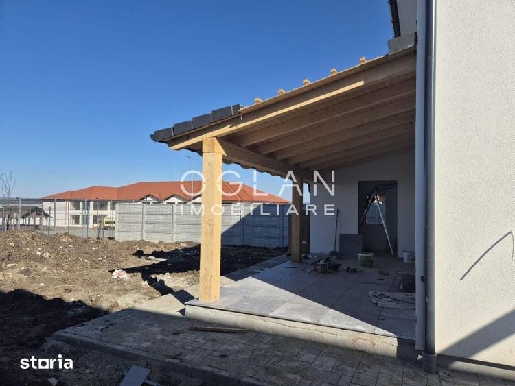 Casă cu 4 camere cu Teren 500 Mp în Șura Mică