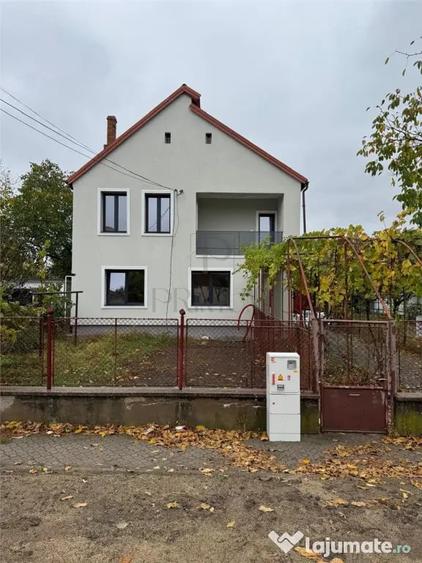 Casă cu 5 camere cu Teren 750 Mp în Ciarda Roșie