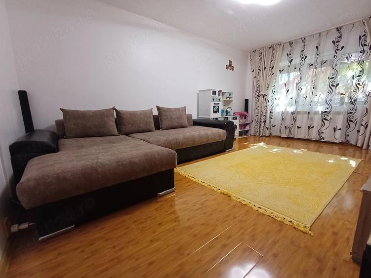 Apartament cu 2 camere decomandat în E3
