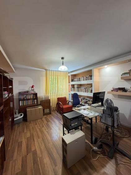 Apartament cu 4 camere decomandat în Rovinari