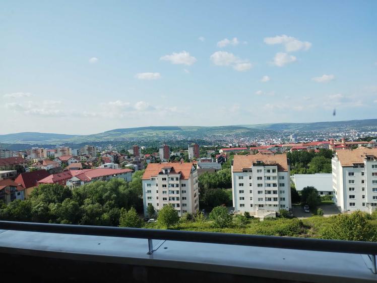 Apartament cu 2 camere decomandat în Exterior Vest