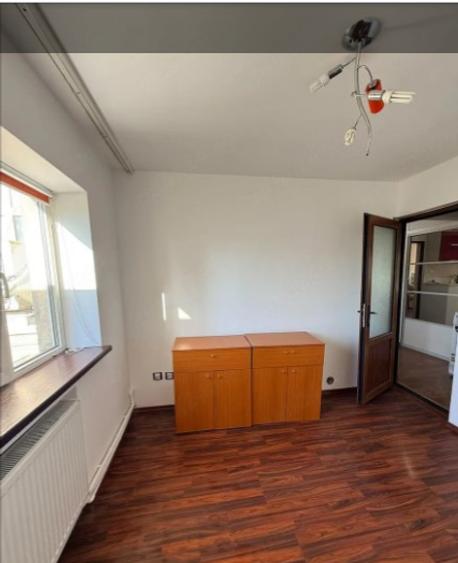Apartament cu 2 camere decomandat în CET