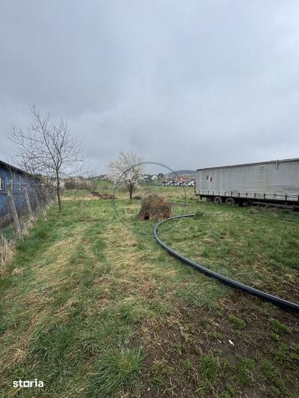 Casă cu 5 camere cu Teren 1500 Mp în Industrială