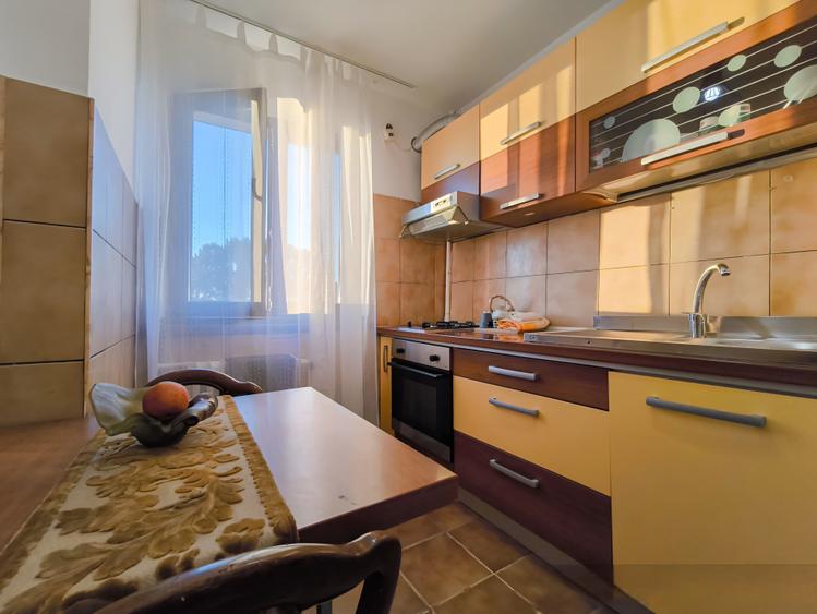 Apartament cu 2 camere semidecomandat în Mărășești