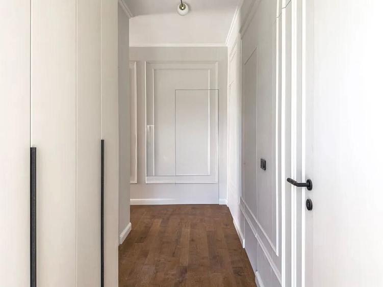 Apartament cu 3 camere decomandat în Petrești