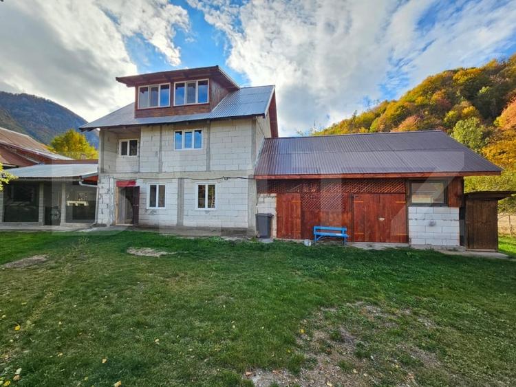Casă individuală cu 7 camere cu Garaj în Nemeși