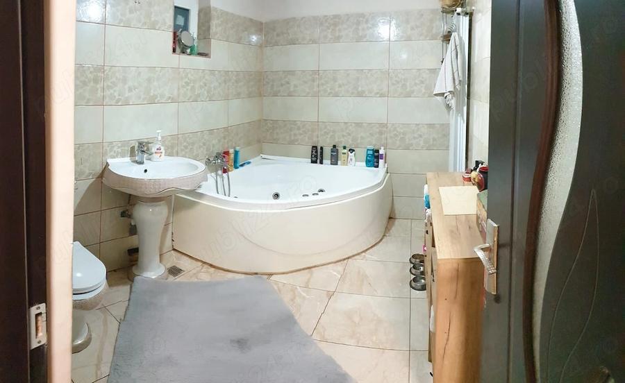 Casă cu Teren 670 Mp în Central