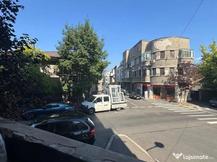 Apartament cu 2 camere semidecomandat în Cișmigiu