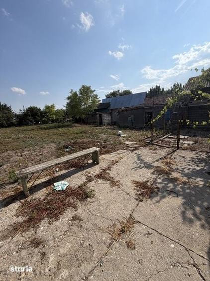 Casă cu 4 camere cu Teren 150 Mp în Oinacu