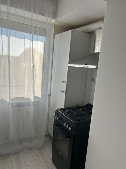 Apartament cu 2 camere semidecomandat, mobilat în Tomis Nord