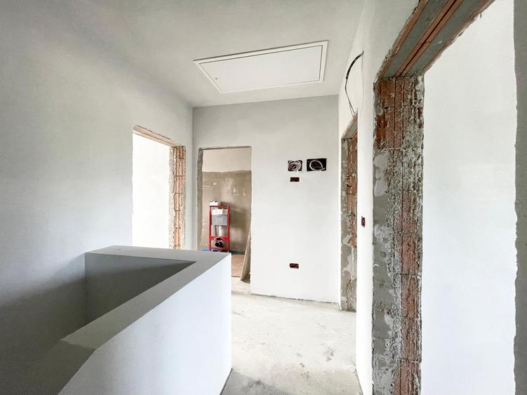 Duplex cu 5 camere cu Teren 365 Mp în Moșnița Veche