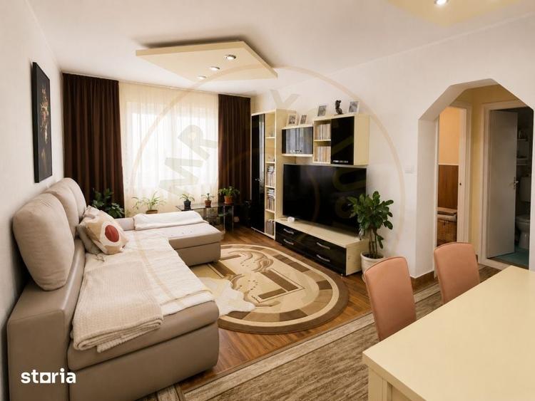 Apartament cu 3 camere semidecomandat, mobilat în Micro 15