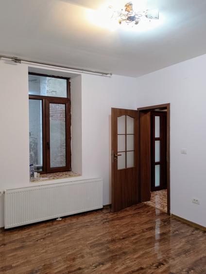Casă cu 2 camere cu Canalizare în Traian