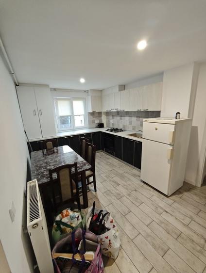 Apartament cu 2 camere decomandat în Romanești