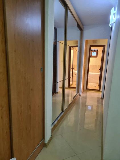 Apartament cu 3 camere decomandat în C5