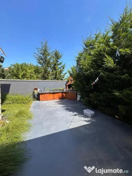 Casă cu 5 camere cu Teren 250 Mp în Central