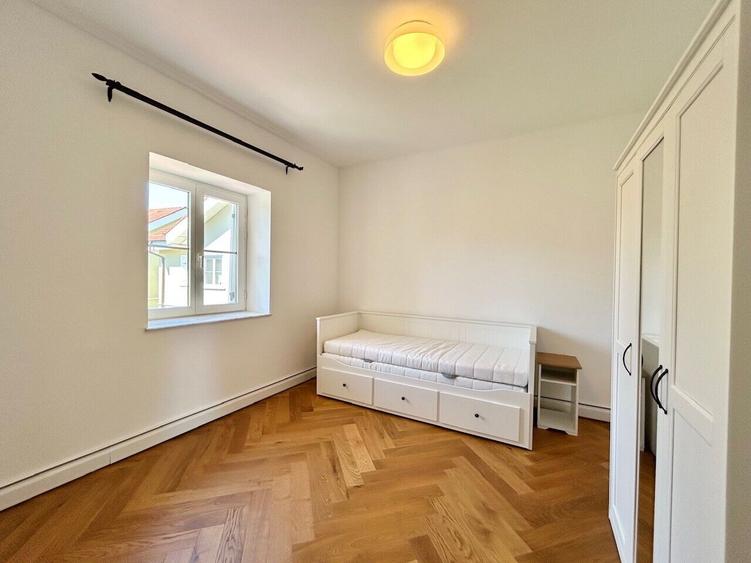 Duplex cu 4 camere cu Canalizare în Iancu Nicolae