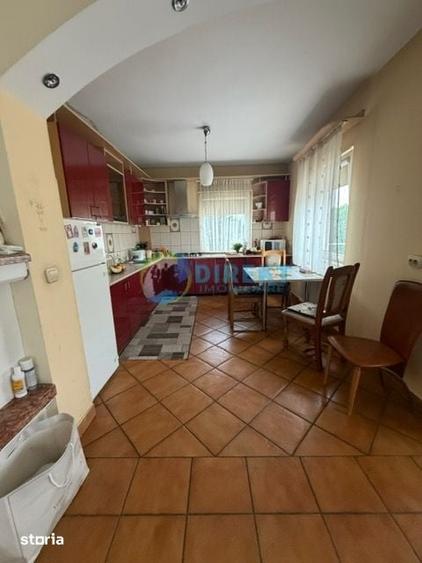 Casă cu 10 camere cu Teren 465 Mp în Ultracentral
