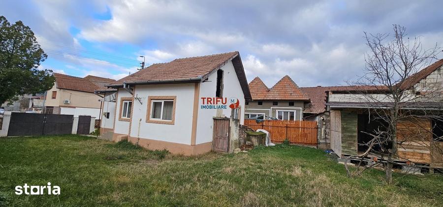 Casă cu 2 camere cu Teren 974 Mp în Micești