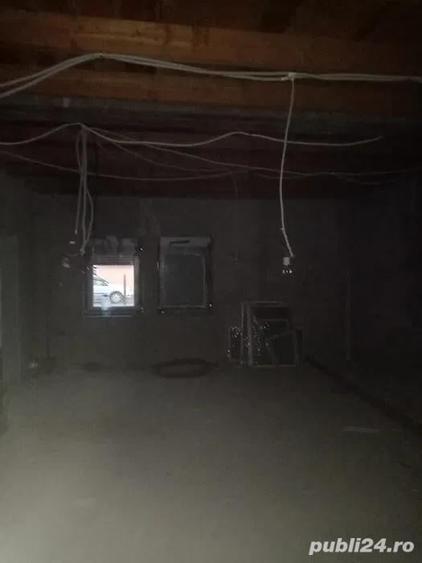 Casă cu 5 camere cu Teren 1000 Mp în Peciu Nou