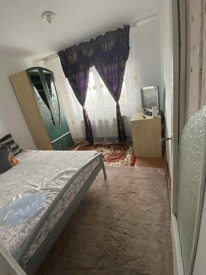 Apartament cu 2 camere decomandat în Hurez