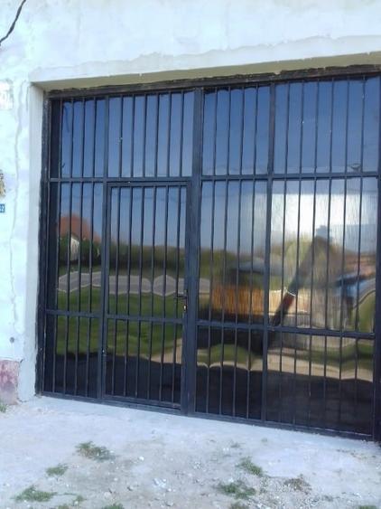 Casă individuală cu 5 camere cu Canalizare în Cenad