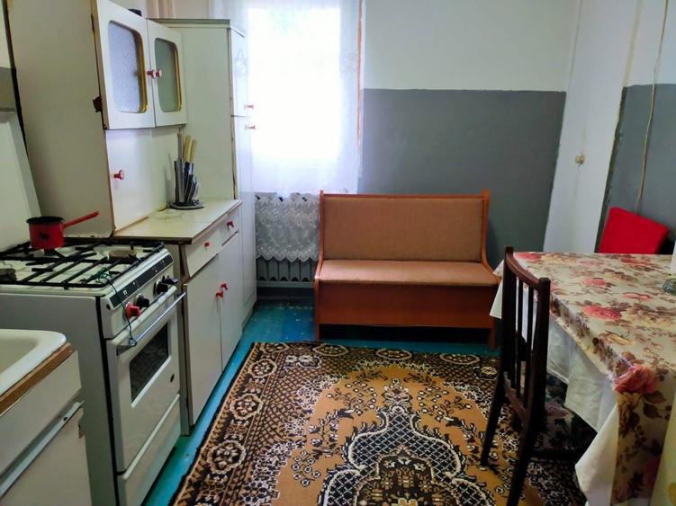 Apartament cu 3 camere decomandat în Exterior Vest