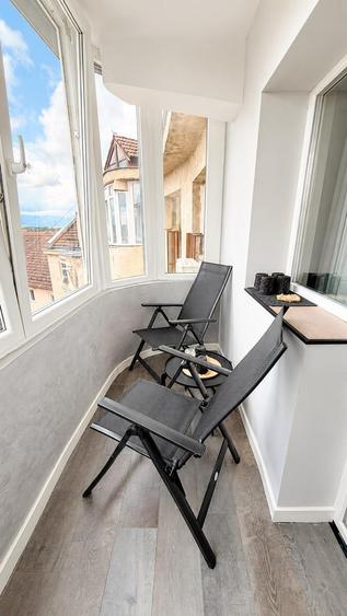 Apartament cu 5 camere decomandat în Turnișor
