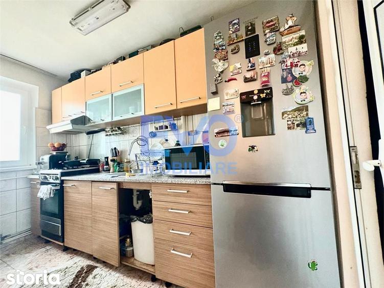 Apartament cu 3 camere semidecomandat în Alexandru cel Bun