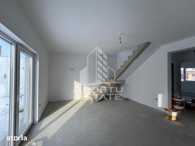 Casă cu 4 camere cu Teren 180 Mp în Ghiroda