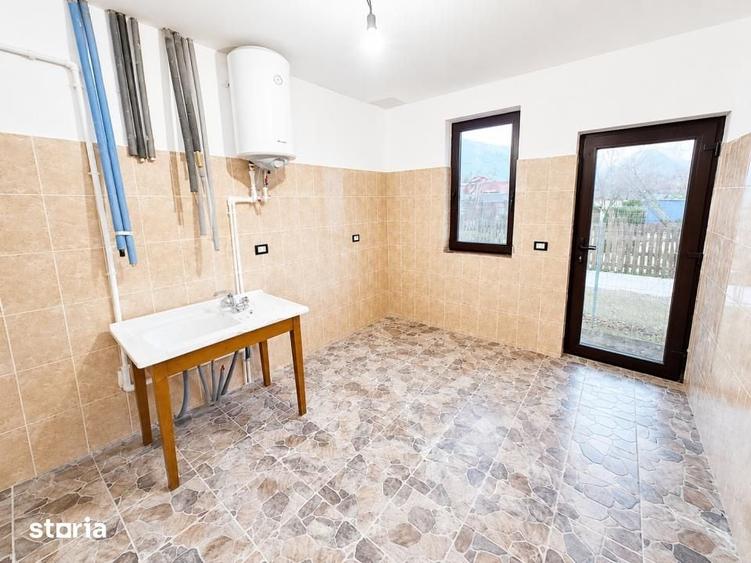 Casă cu 4 camere cu Teren 808 Mp în Tarcău