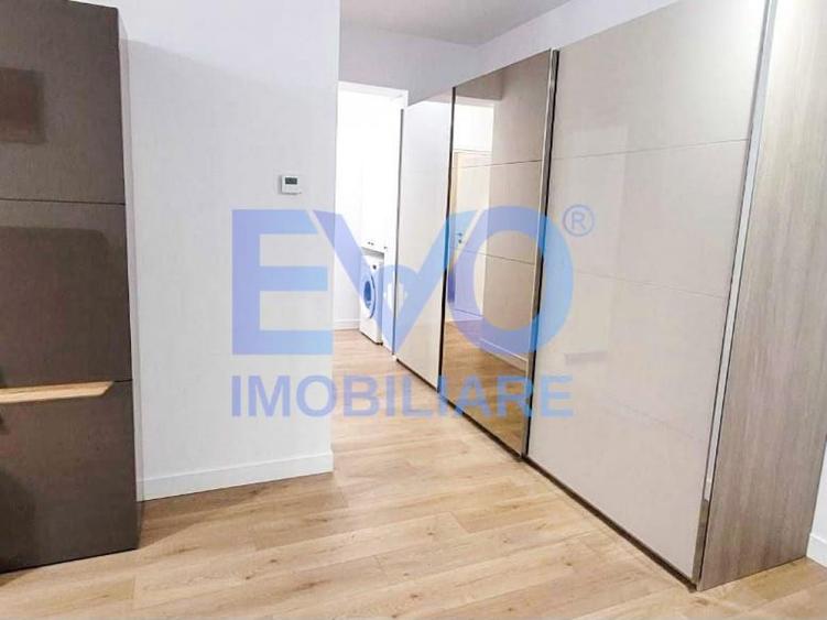 Apartament cu 2 camere semidecomandat în Baza 3