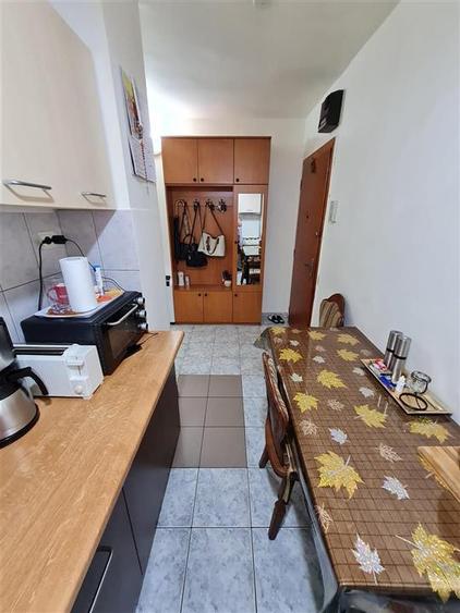 Garsonieră decomandată în Lipovei