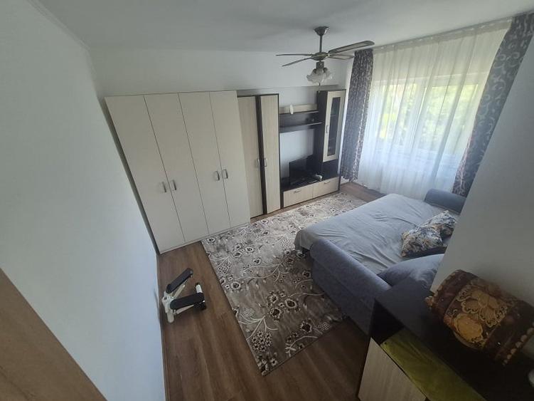 Garsonieră decomandată în Hala Centrală