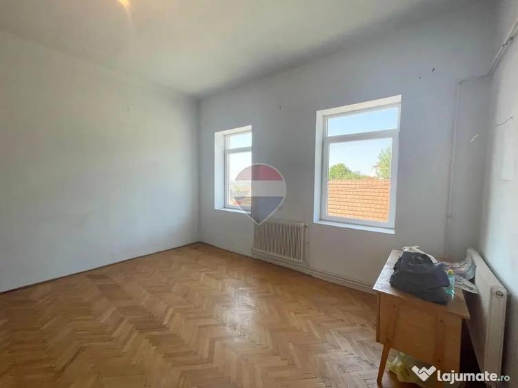 Casa cu 3 camere de vanzare in zona centrala comison 0... - Reghin (Mures) - 11