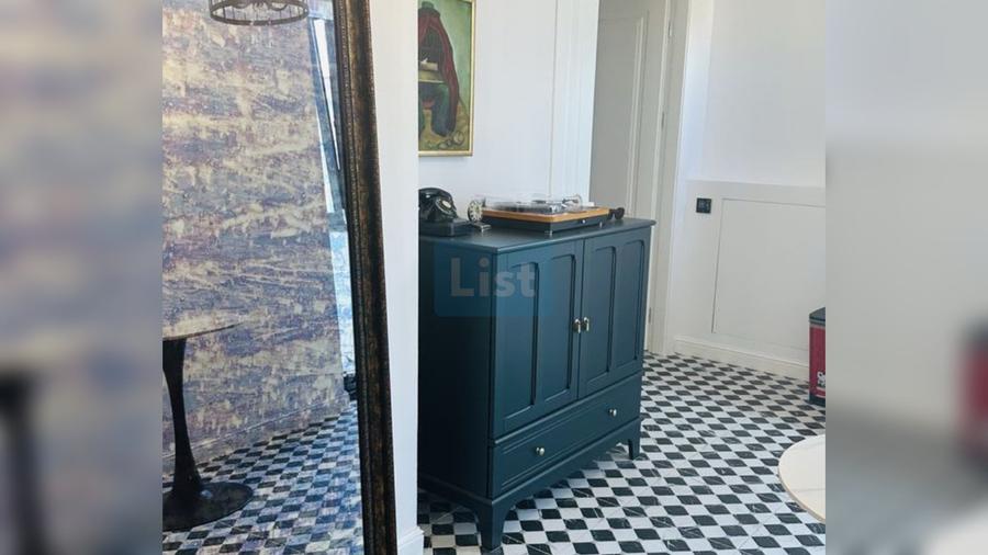 Apartament cu 4 camere decomandat în Victoriei