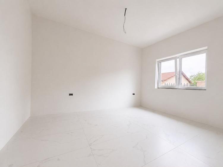 Duplex cu 3 camere cu Canalizare în Moșnița Nouă