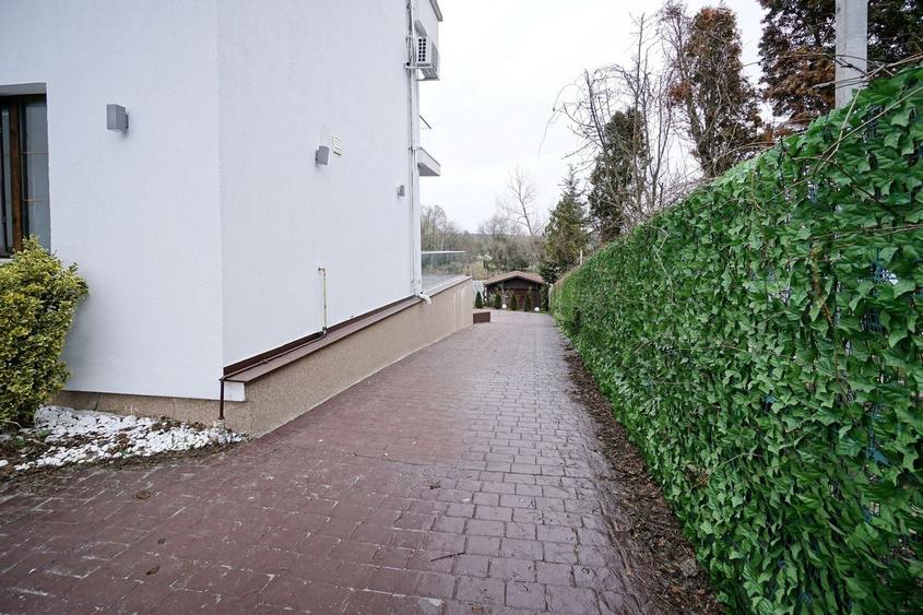 Casă individuală cu 6 camere cu Canalizare în Ghermănești
