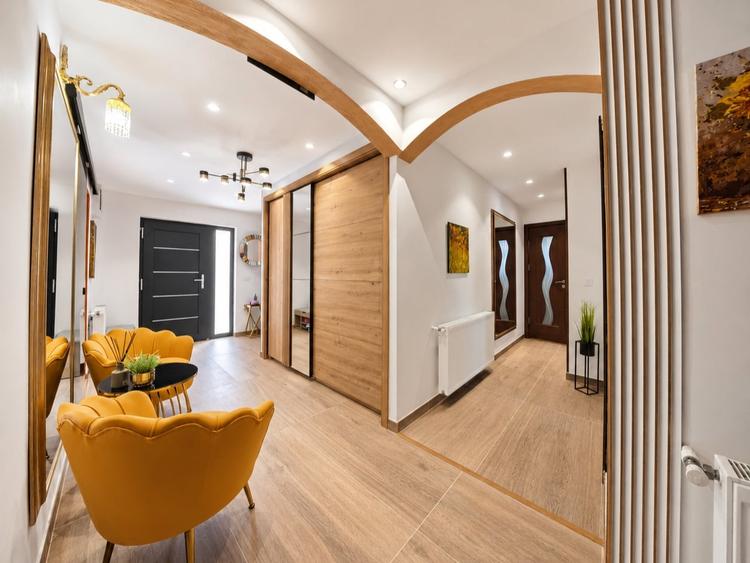 Casă individuală cu 4 camere cu Teren 1344 Mp în Oituz