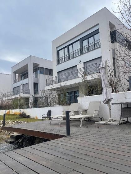 Casă individuală cu 5 camere cu Teren 413 Mp în Băneasa