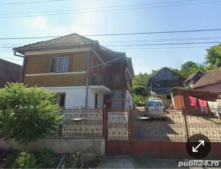 Casă cu 4 camere în Cara