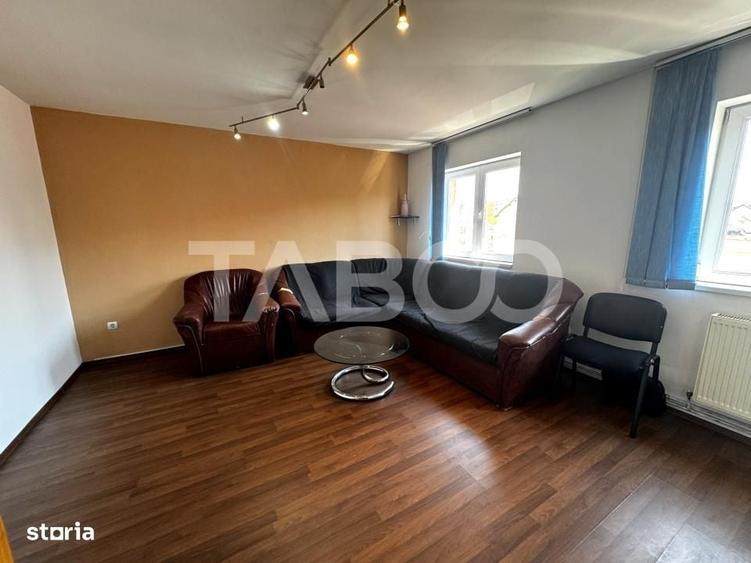 Apartament cu 4 camere decomandat în Vasile Aaron