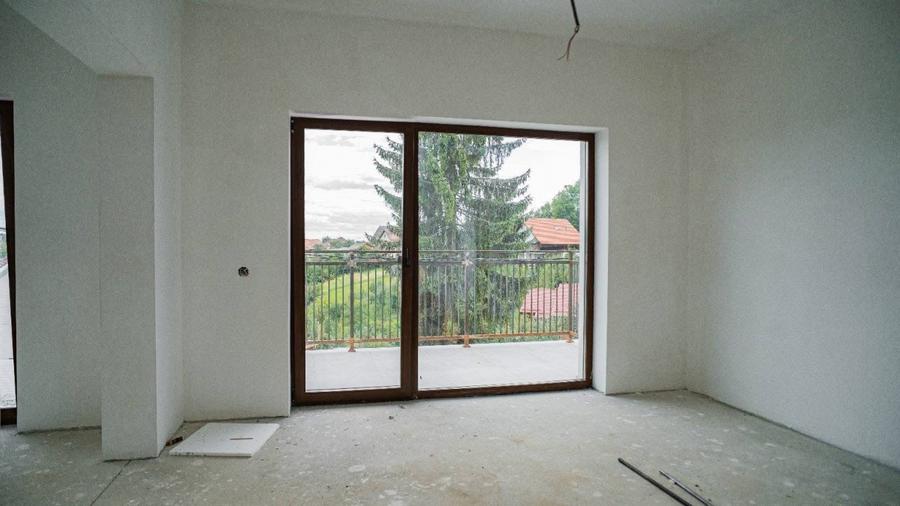 Casă individuală cu 5 camere cu Teren 1000 Mp în Feleacu